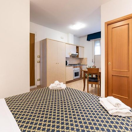 Aparthotel Residenza Melucci à Rimini Extérieur photo
