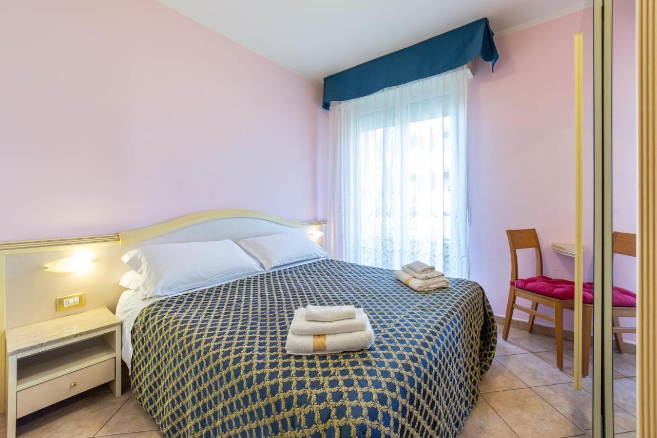 Aparthotel Residenza Melucci à Rimini Extérieur photo