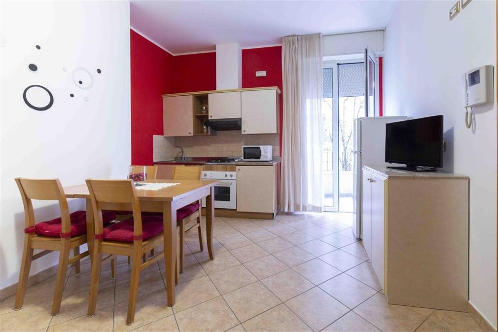 Aparthotel Residenza Melucci à Rimini Extérieur photo