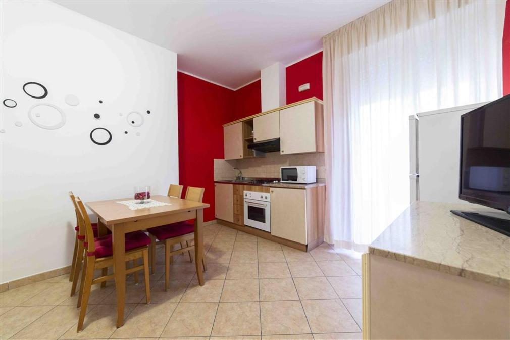Aparthotel Residenza Melucci à Rimini Extérieur photo