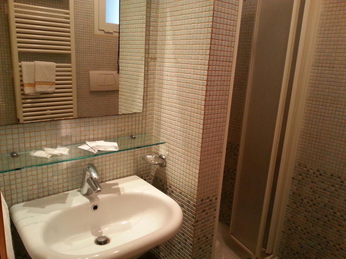 Aparthotel Residenza Melucci à Rimini Extérieur photo