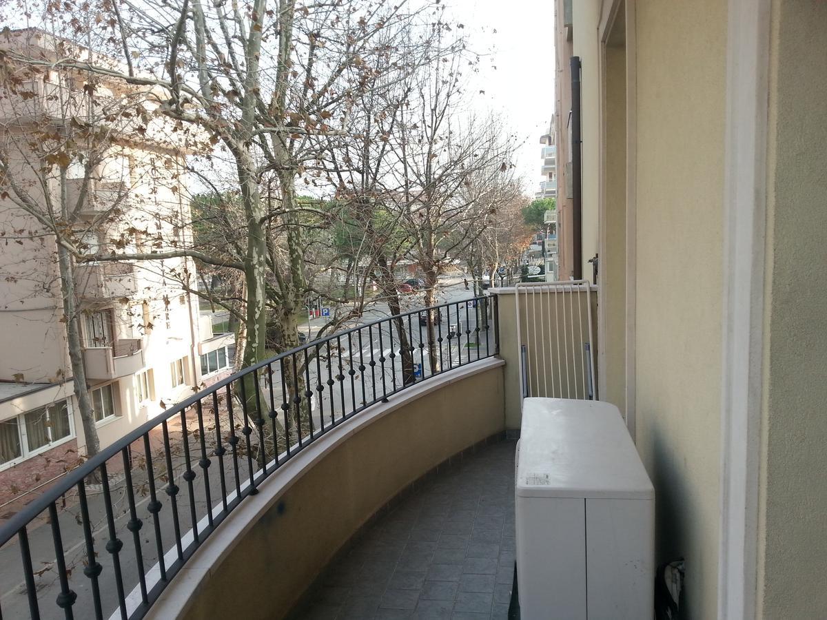 Aparthotel Residenza Melucci à Rimini Extérieur photo