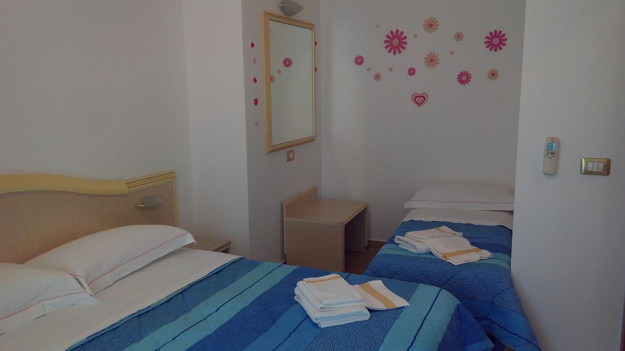 Aparthotel Residenza Melucci à Rimini Extérieur photo