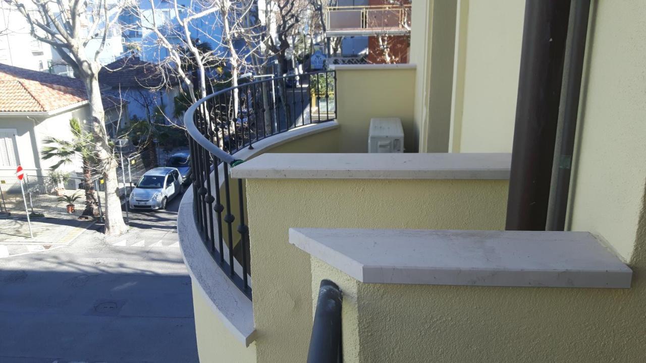 Aparthotel Residenza Melucci à Rimini Extérieur photo